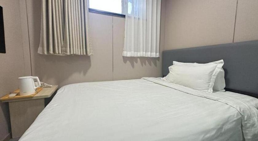 7 Days Tiananmen Square Hotel 2*